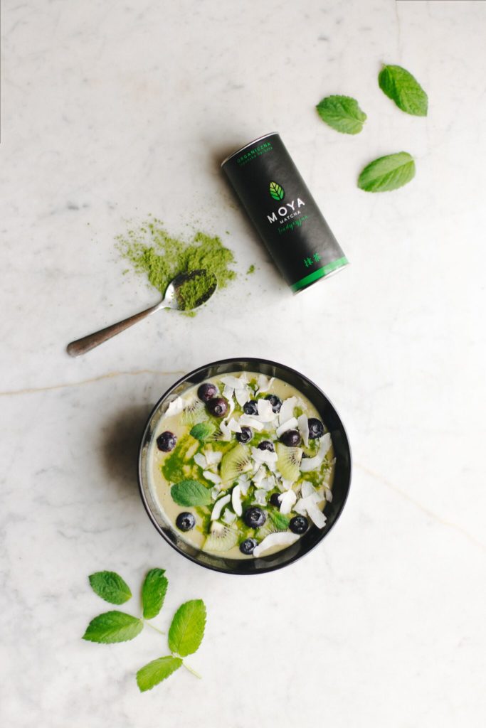 matcha smoothie bowl