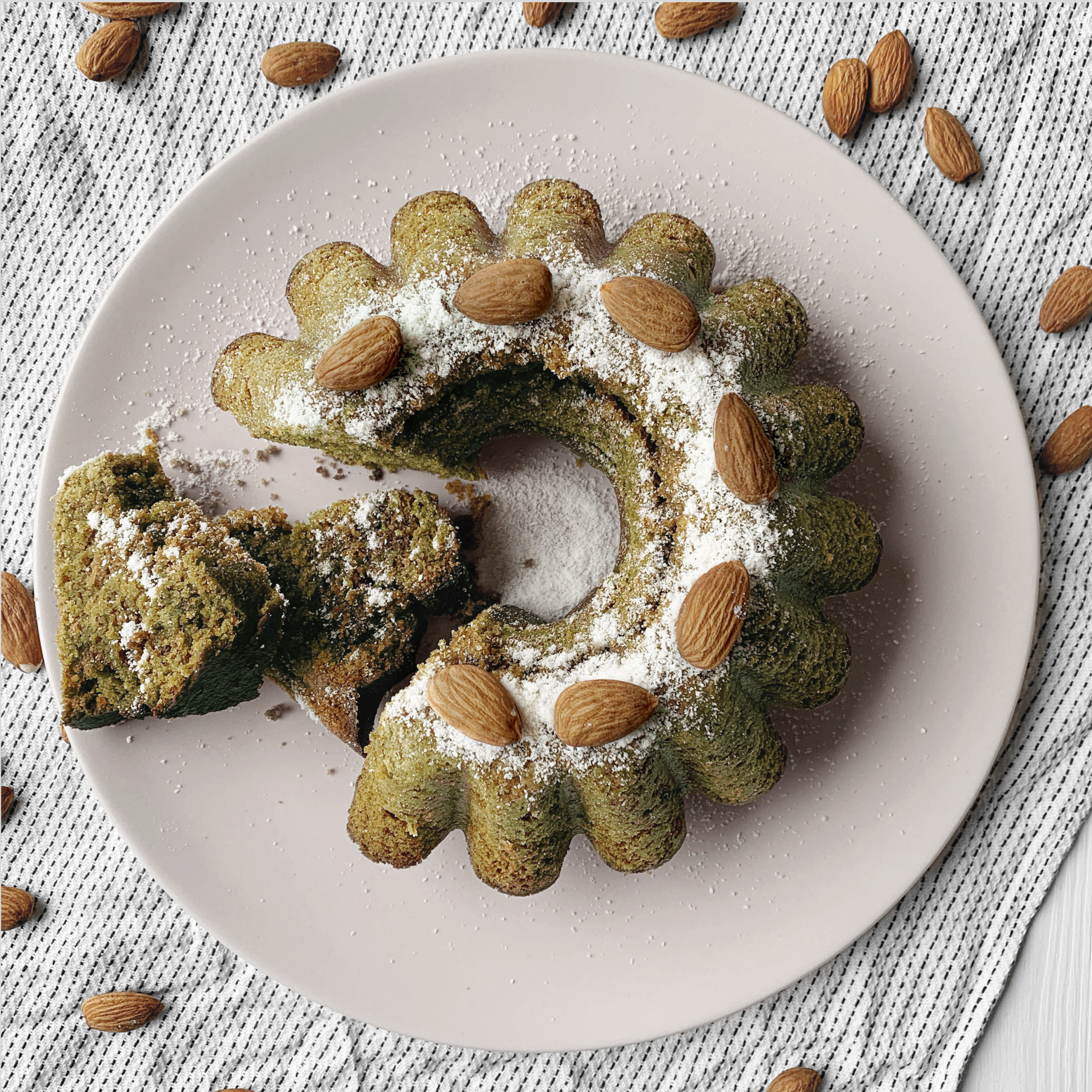 babka wielkanocna z matchą